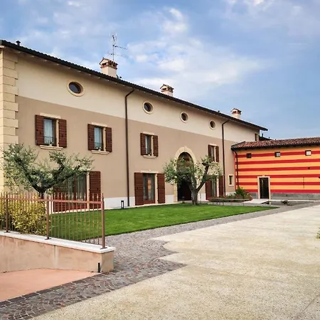 منزل ريفي Belvivere